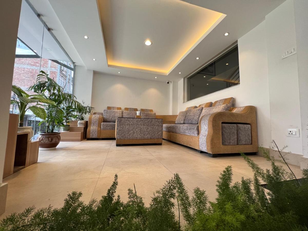 Hotel New Era Катманду Экстерьер фото