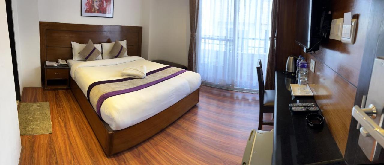 Hotel New Era Катманду Экстерьер фото